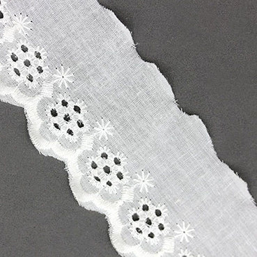 KWL011 フラワー綿レース White 幅50㎜ 長さ2M